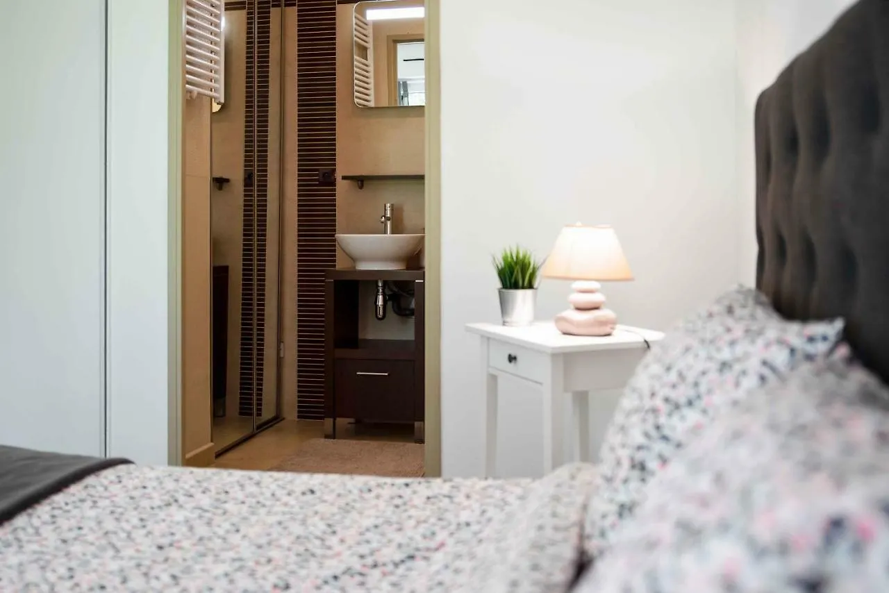 Chic Appartement avec Terrasse, Parking Privatif Saint-Grégoire 0*,